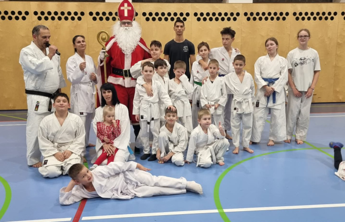 Ötvennégy érem egy év alatt