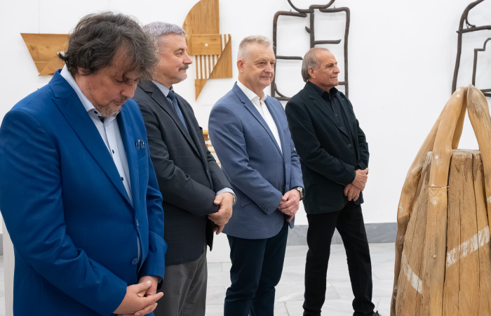 Aki összeköti a modernséget és az ősiességet – Lipcsey-életmű a Csallóközi Múzeumban