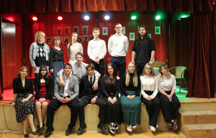 Irodalmi lakoma a Versfalatozóban