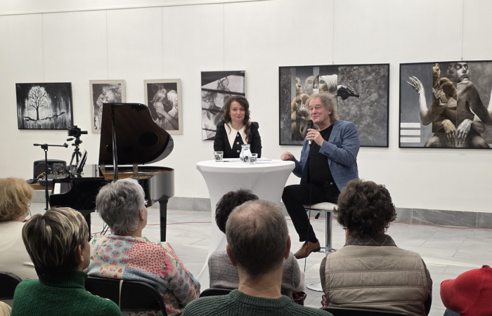 Zenével átszőtt életút – Érsek Rezsővel indult el a Dunaszerdahelyi Polgári Pont beszélgetőestjeinek sorozata Dunaszerdahelyen