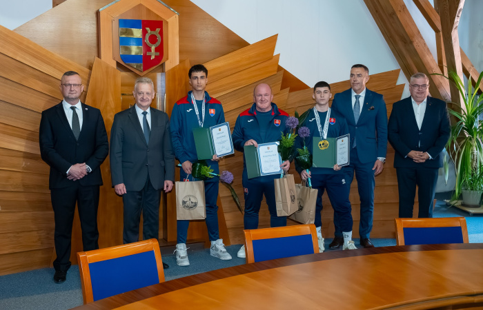 Petőcz Kevint és Nemčík Milánt, a Kempo Dojo Klub sportolóit köszöntötték