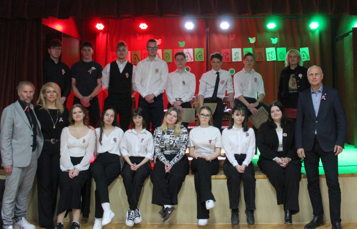 Szabadság a Csarnokban, szerelem a kávézóban  – a márciusi forradalom égi fejezete