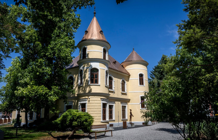 Ünnepélyesen átadják a megújult Vermes-villát