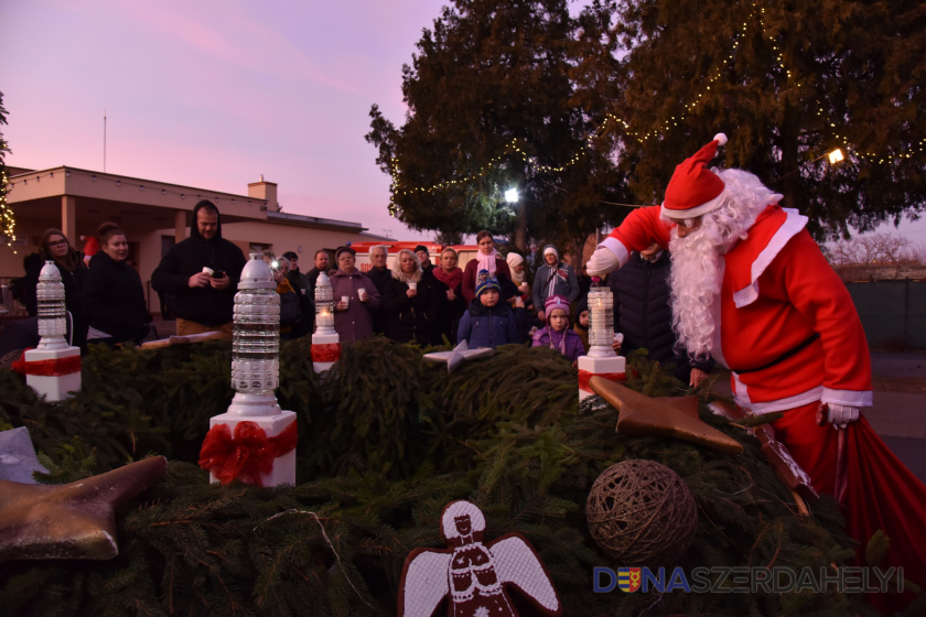 Nagy Attila felvételei Egész napos advent Sikabonyban