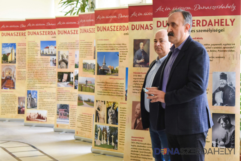 Rózsár Vince felvételei Mobil helytörténeti kiállítás a dunaszerdahelyi iskolákban