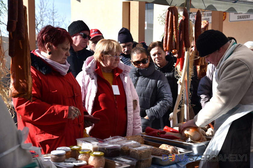 A nagy disznótoros – a sikabonyiak ismét kitettek magukért