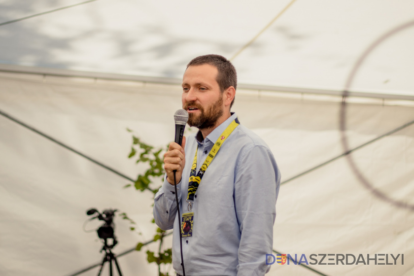 Orosz Örs a megnyitón - Fotó: Bede Réka Hivatalosan is elindult a Gombaszögi Nyári Tábor