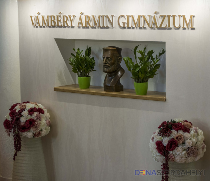 Bodó Károly felvételei Megkezdődött a Vámbéry Hét a dunaszerdahelyi gimnáziumban