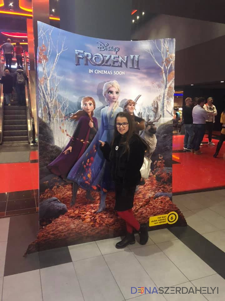 Fotó: Facebook/Gabriella Majer Szendi Újabb Walt Disney-mesefilm szinkronhangja a komáromi Majer Jázmin