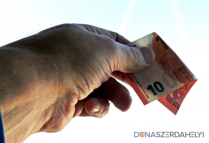 Illusztrációs felvétel, Pixabay.com Januártól emelkedik a minimális havi társadalombiztosítási járulék