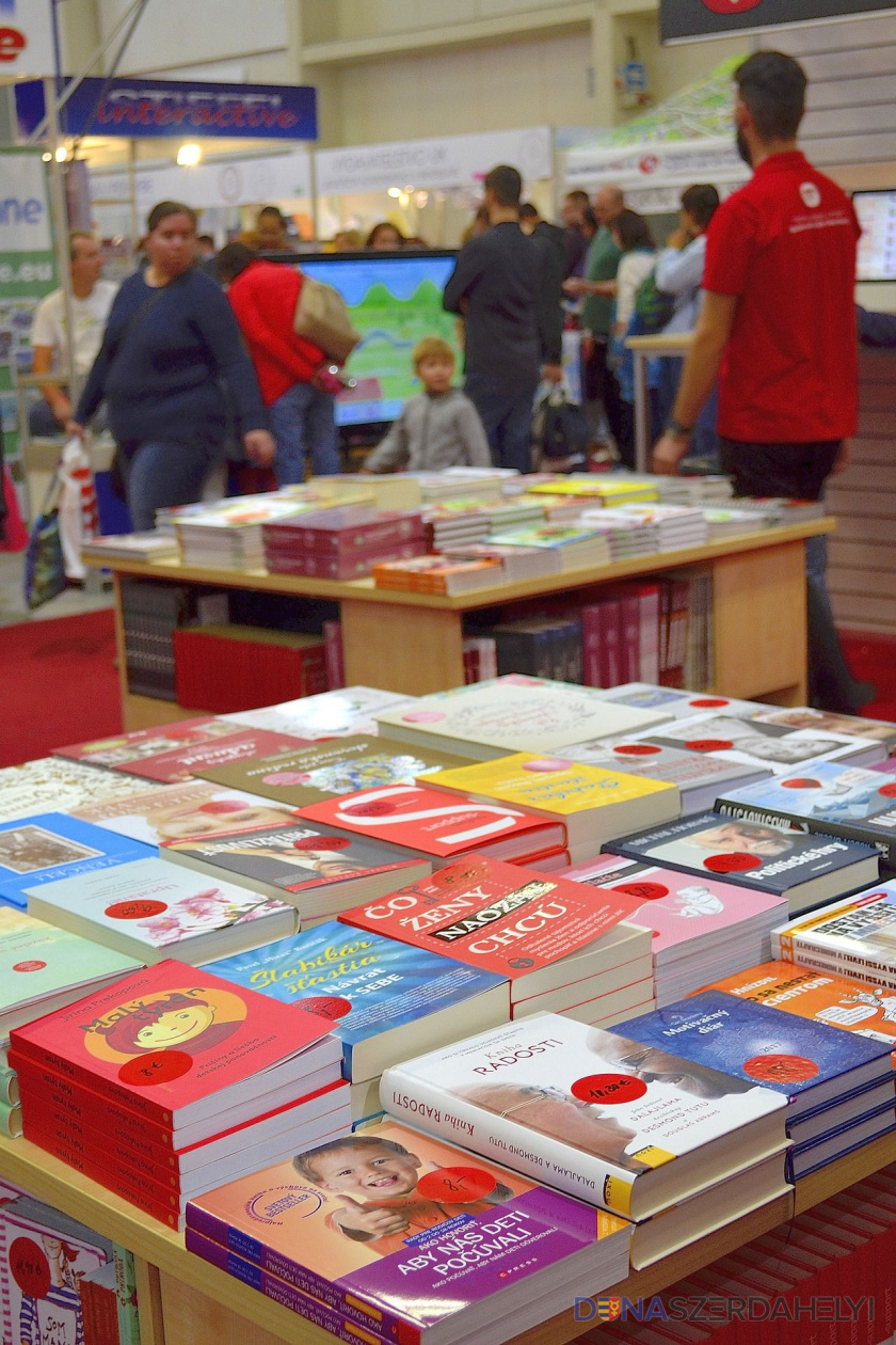 Megnyitották Szlovákia legrangosabb könyvvásárát, Magyarország a díszvendég