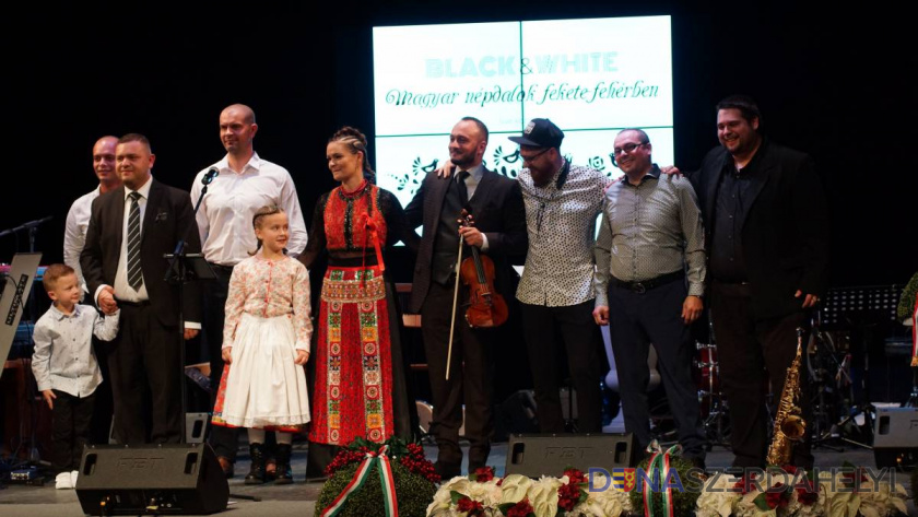 Fotók: Szabados Kati Új szín a Black & White zenekarban