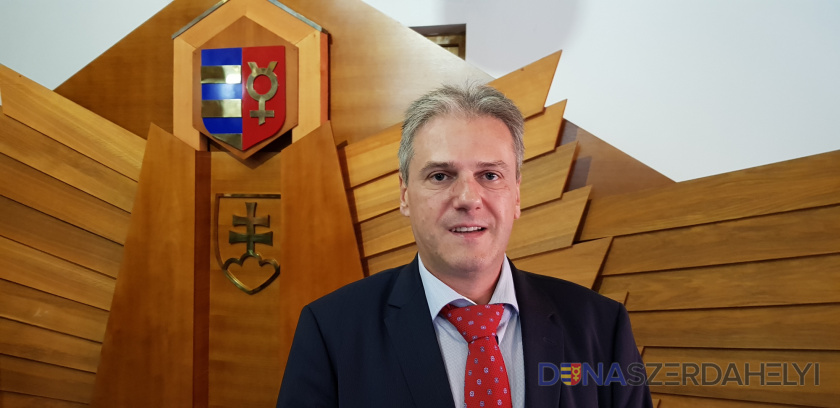 Dr. Sándor István, az Emlékbizottság elnöke Szladits Károly emlékét ápolják