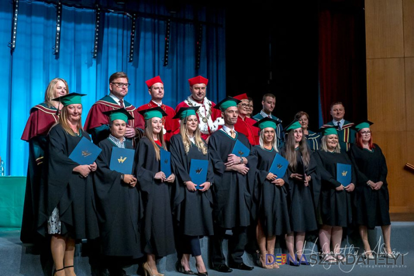 Fotó: felvidek.ma A Varsói Menedzsment Egyetem diplomáit először vették át Dunaszerdahelyen