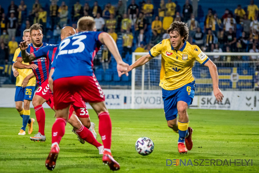 forrás: dac1904.sk Nézze magyar kommentárral a DAC-Szenice mérkőzést!