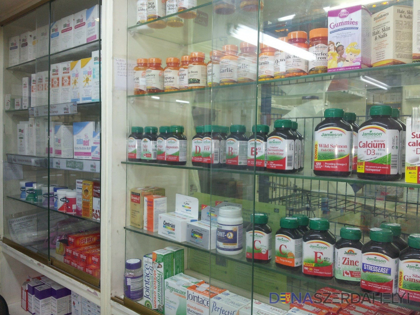 Egyes gyógyszertárak ideiglenesen bezárnak, másutt módosítják a nyitvatartási időt