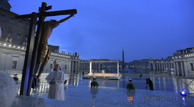 Rendkívüli áldást adott Ferenc pápa Róma városára és a Földkerekségre a világjárvány megszűnéséért