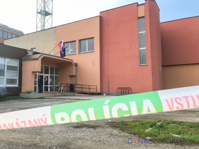 Illusztrációs felvétel, Rózsár Vince A belügyminisztérium osztályai hétfőtől újra fogadják az ügyfeleket