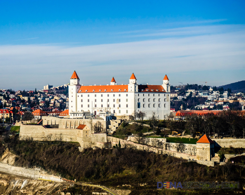 Rajzpályázat: Várak és Erődtemplomok, történelmünk dicső hírmondói 