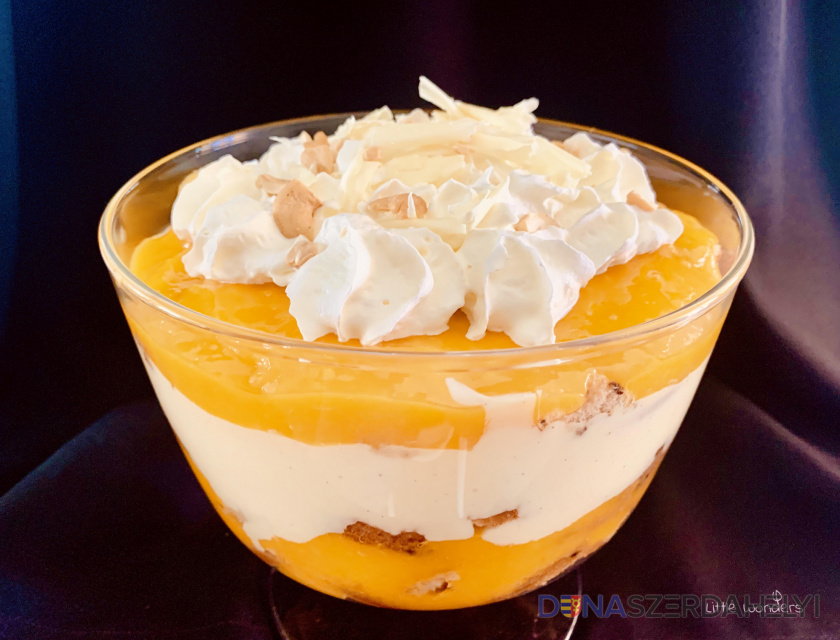 Mangós-vaníliás-rumos trifle