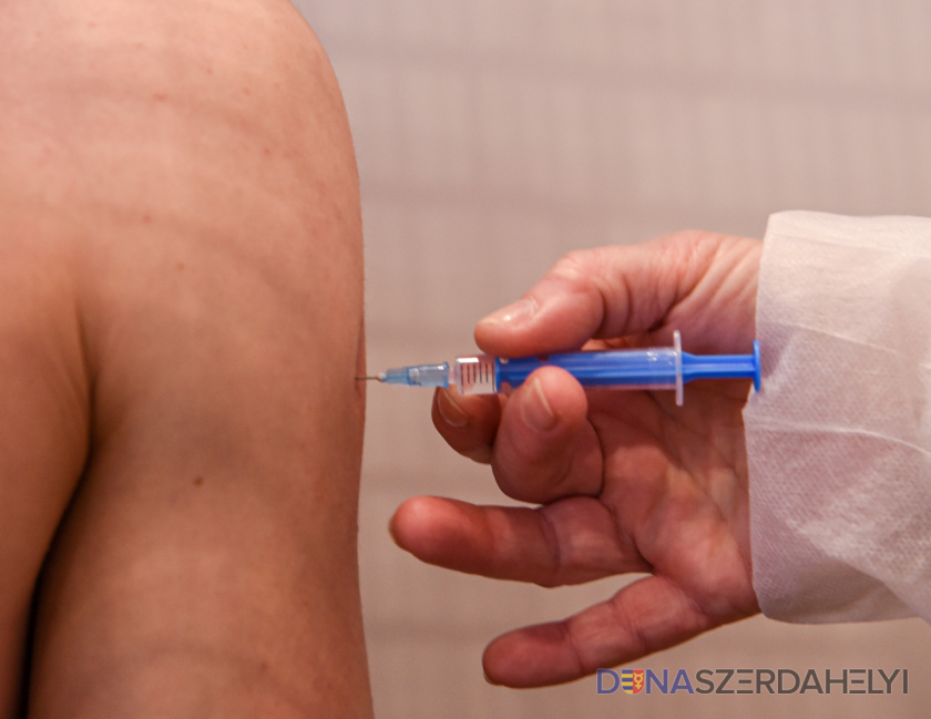 Heger Prágában: május elején kezdhetünk oltani a Szputnyik V vakcinával