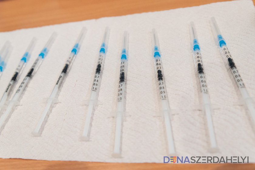 Magyarországon már tesztelik a Szlovákiának szánt Szputnyik V vakcinákat