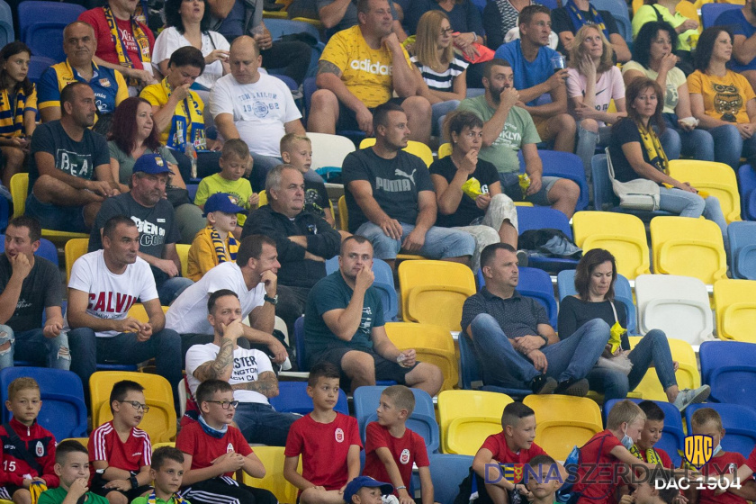 dac1904.sk Egészségügyi dolgozók a DAC-Trencsén bajnokin