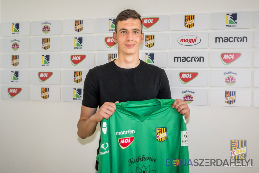 Fotó: dac1904.sk / Lelkes Ernő A tehetséges Horváth Attila első szerződése