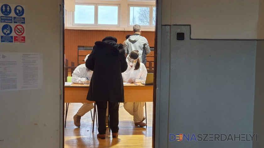 Nagy Attila felvétele Mától a gargalizálós tesztre is lehet jelentkezni