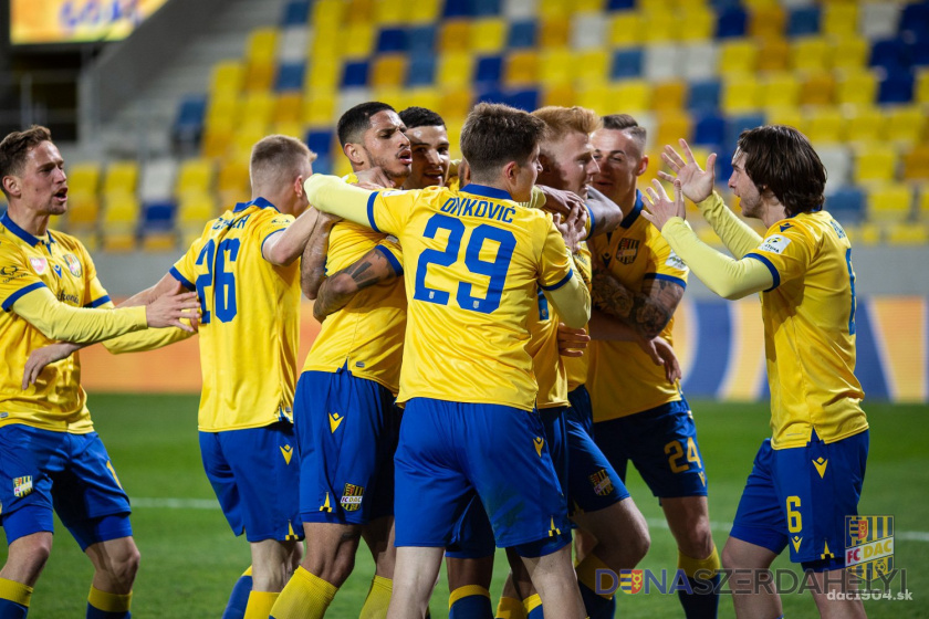 dac1904.sk (gól)Királyok és tizedesek