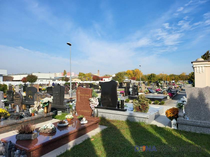Városi temetők: hosszabb nyitvatartás a Mindenszentek ünnepe és a halottak napja alatt