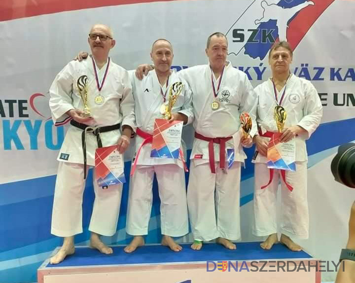 fotó: IPPON Karate Klub Csiba Tibor a dobogó legfelső fokán