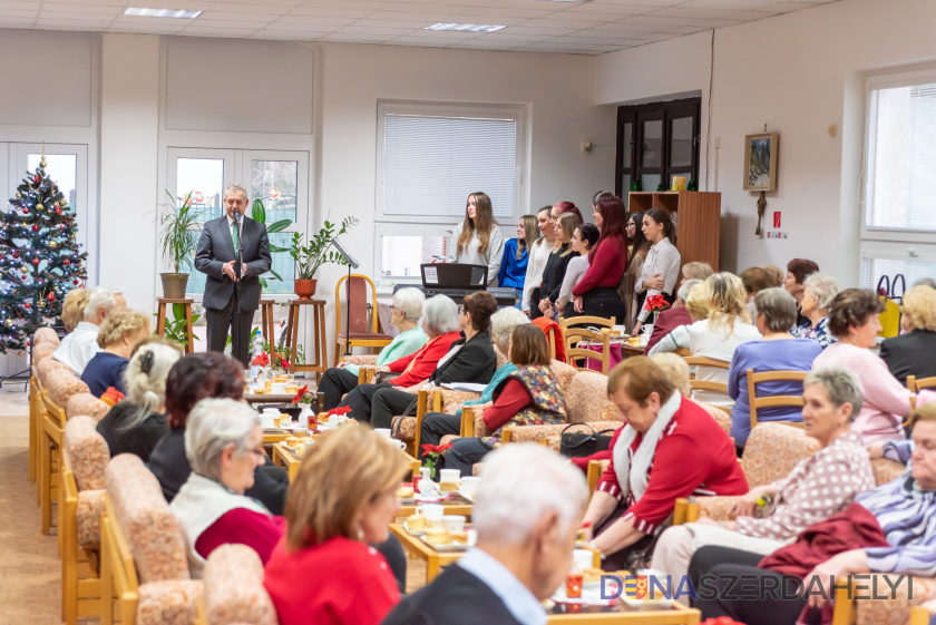 A mindennapok küzdelmében a hit, a remény és a szeretet erősít minket