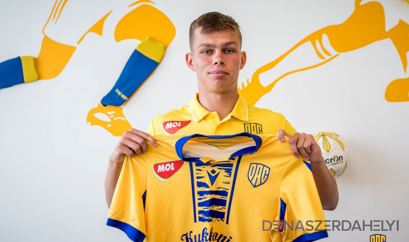 Fotó: dac1904.sk / Lelkes Ernő Damián Kachút 2025 nyárig szóló szerződést írt alá