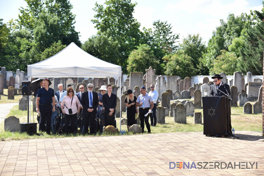 A dunaszerdahelyi zsidó holokausztra emlékeztek