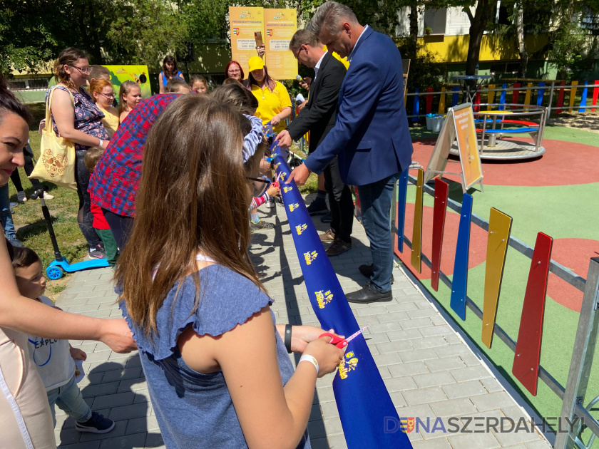 Nagyszabású gyereknapi forgatag a Lidl játszóterén