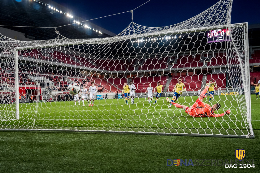 A 2021/22-es szezon: lapok és tizenegyesek