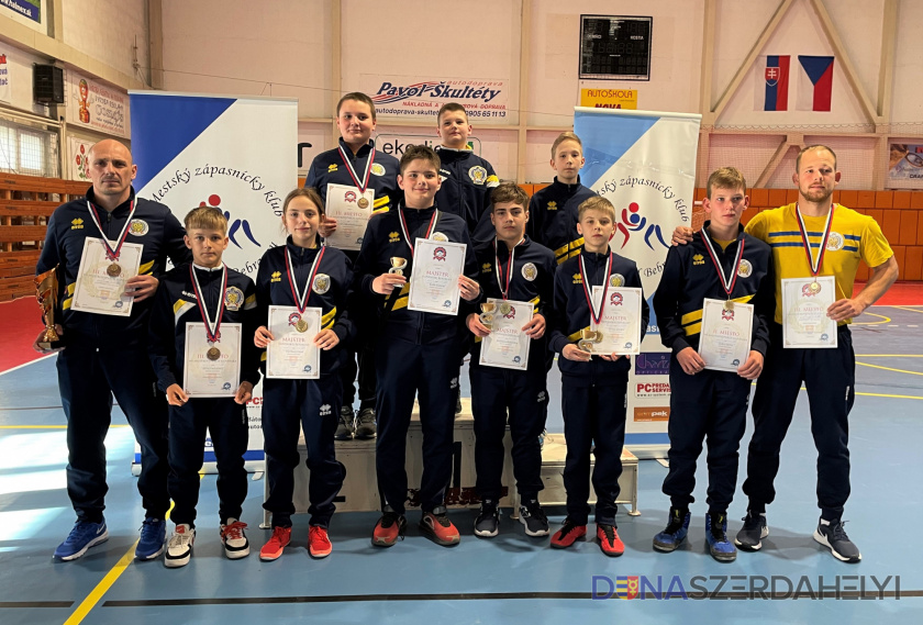 Négy bajnoki cím a diák szabadfogású birkózó szlovák bajnokságon!