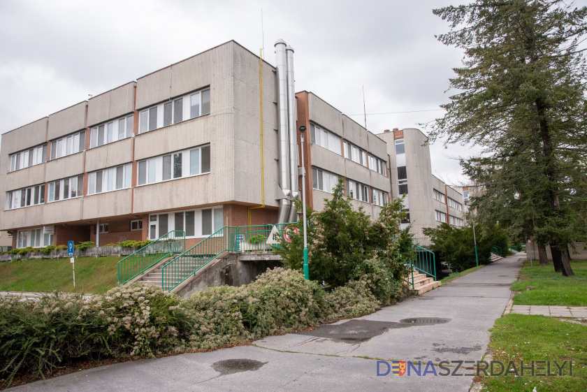 A dunaszerdahelyi és a komáromi kórház is felmondhatja szerződését az Általános Egészségbiztosítóval