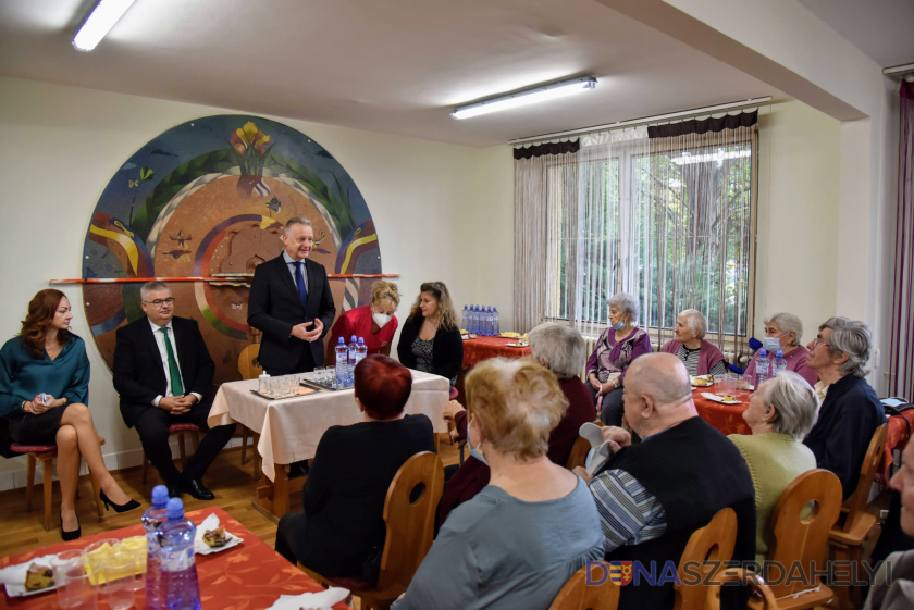 Nagy Attila felvételei Hájos Zoltán: „Biztonságra, stabilitásra van szükség. Arra, hogy minden egyes városi intézményben legyen meleg, legyen világítás és legyen biztosítva az ellátáshoz szükséges energia”