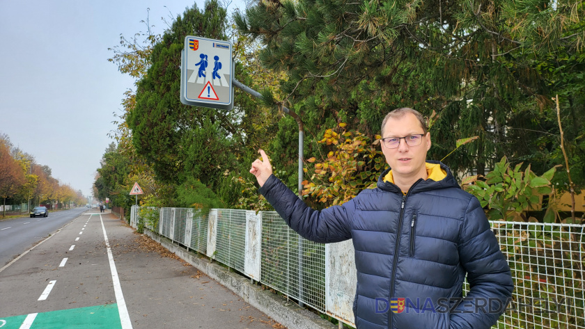 Gyermekekre figyelmeztet a jelzőtábla