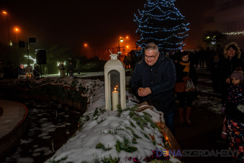 Kis dolgok kellenek, nagy szeretettel – meggyújtották a második adventi gyertyát