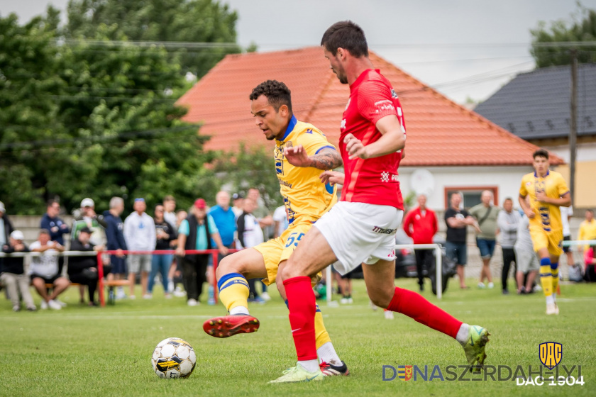 dac1904.sk Riquelme egy évre Győrbe