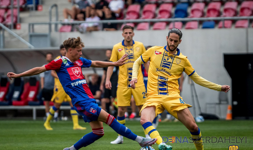 Fotó: dac1904.sk / Lelkes Ernő A DAC 1904 - SK Rapid Bécs felkészülési találkozó előtt