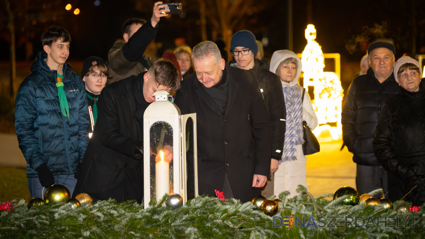 Rózsár Vince felvételei Az isteni fény az, ami az emberek szívét felmelegíti