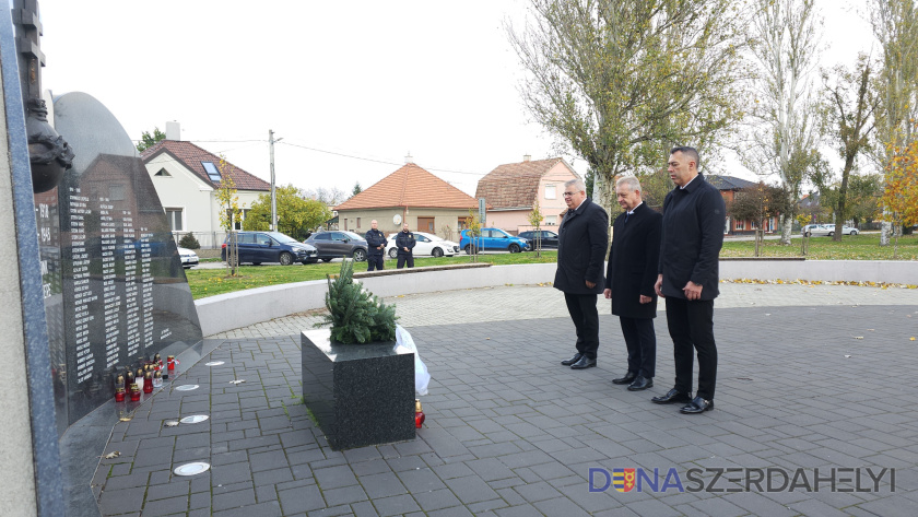 A katonahősökre emlékeztek Dunaszerdahely város gyásznapján