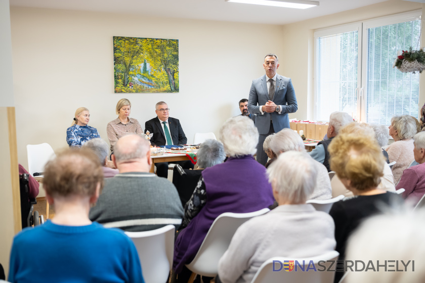 Tudjunk minden apró örömöt elraktározni a szívünkben