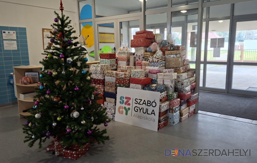 Közel 400 csomag szeretet