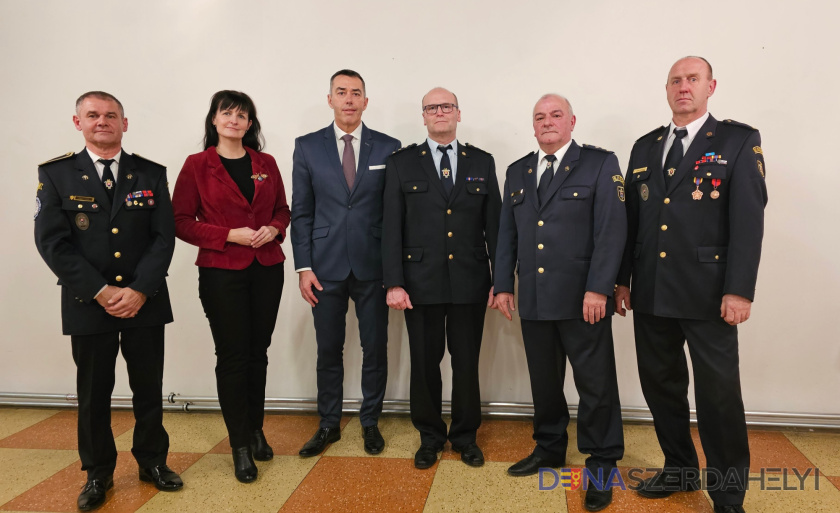 Nagy Attila felvételei Évértékelőt tartott a Sikabonyi Önkéntes Tűzoltóegylet