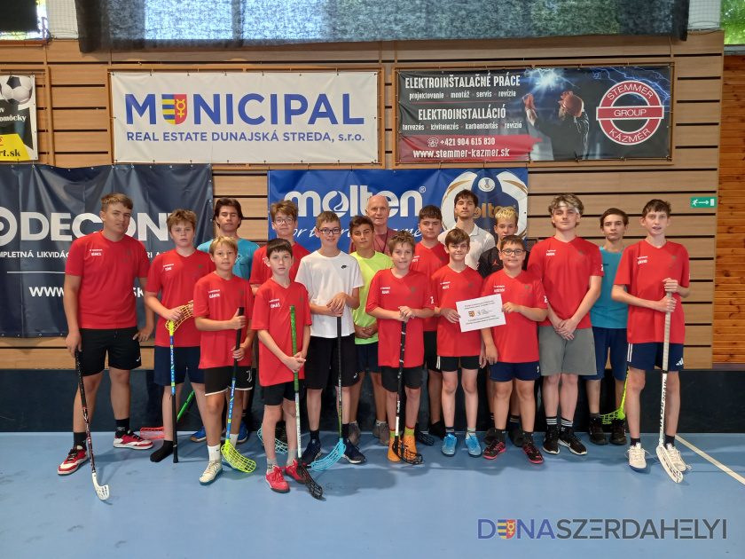 Élményekkel teli tábort zárt a Rumba floorball klub